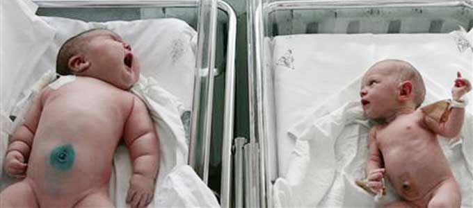 体重7 75キロの赤ちゃん誕生 頭や体などが2倍の大きさ ガラガラガラ Com